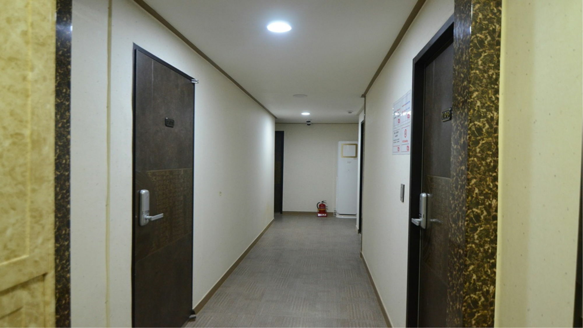 Kimchee Downtown Guesthouse Сеул Екстериор снимка