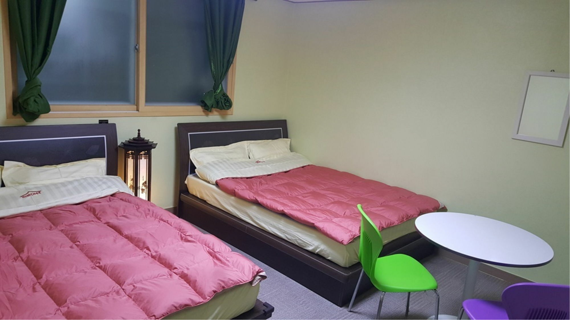 Kimchee Downtown Guesthouse Сеул Екстериор снимка