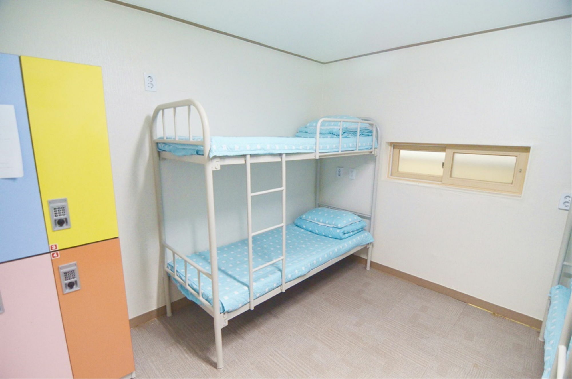 Kimchee Downtown Guesthouse Сеул Екстериор снимка