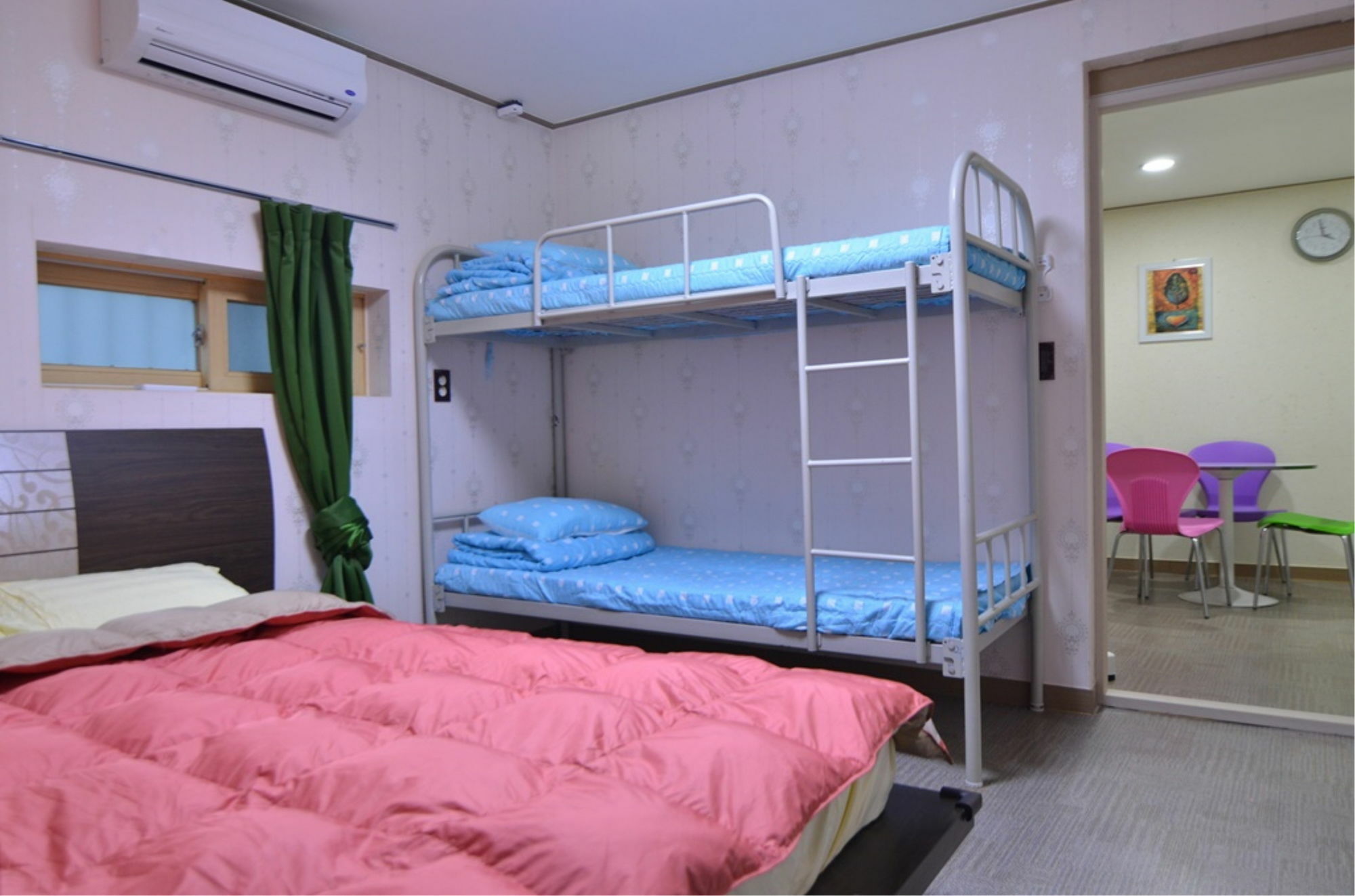 Kimchee Downtown Guesthouse Сеул Екстериор снимка